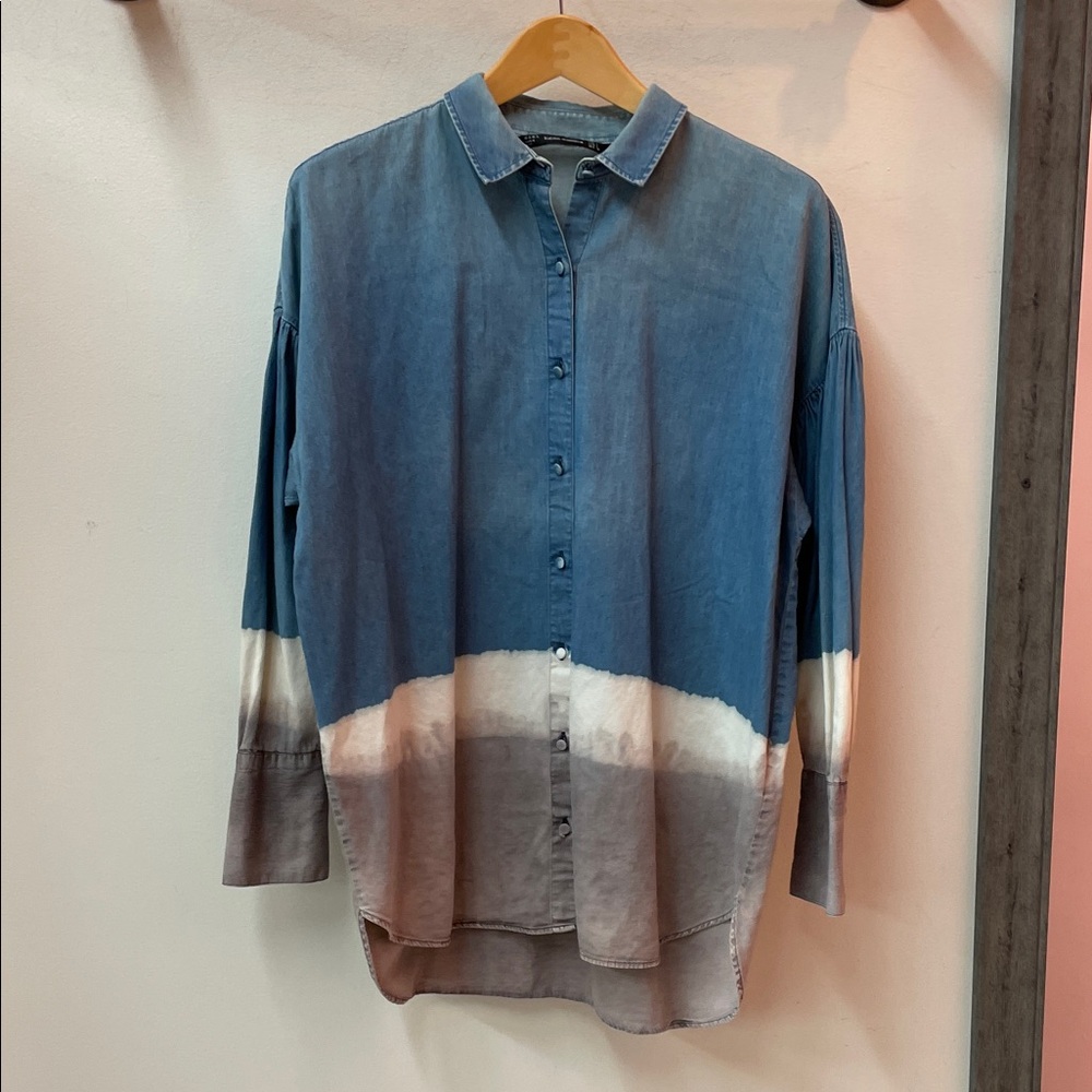 Zara Trafaluc Denimwear Blue and White and Taupe Ombré Button Down Shirt Size L